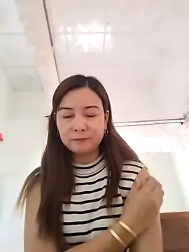 Snapshot of Sexy-ladyboobs20 chatting on 01-04-25, 08:49 Sexy-ladyboobs20 online show from 01-04-25, 08:49