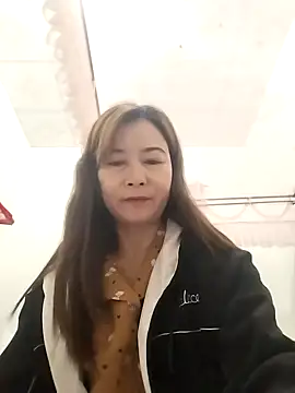 Snapshot of Sexy-ladyboobs20 chatting on 01-05-25, 10:40 Sexy-ladyboobs20 online show from 01-05-25, 10:40