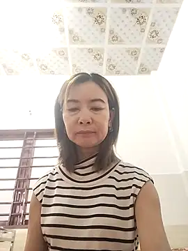 Snapshot of Sexy-ladyboobs20 chatting on 09-14-25, 12:54 Sexy-ladyboobs20 online show from 09-14-25, 12:54