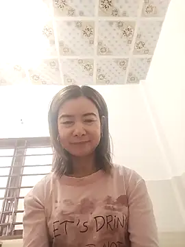 Snapshot of Sexy-ladyboobs20 chatting on 09-30-25, 01:21 Sexy-ladyboobs20 online show from 09-30-25, 01:21