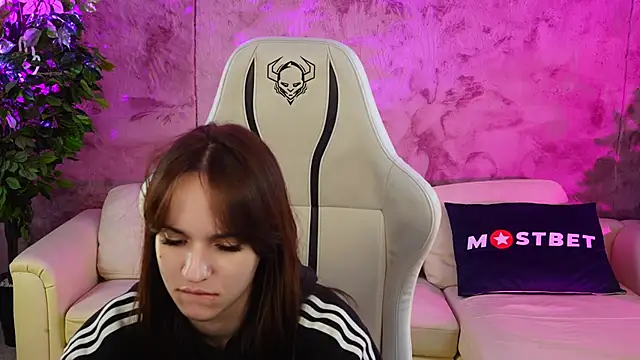 Brendi054 online show from 01-11-25, 07:39