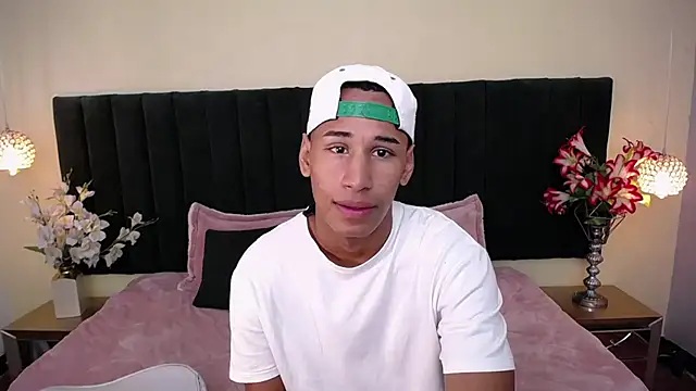 soft attraction online show from 10-18-25, 07:47