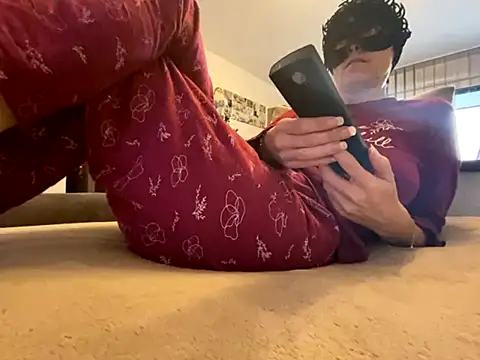 Marilou1983 online show from 12-19-25, 08:43