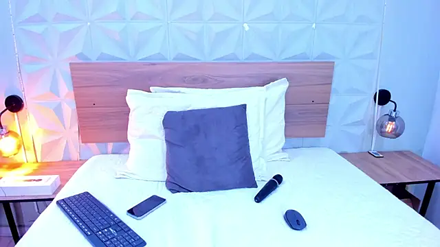 Snapshot of Stacey_white_ chatting on 11-01-25, 08:22 Stacey white online show from 11-01-25, 08:22