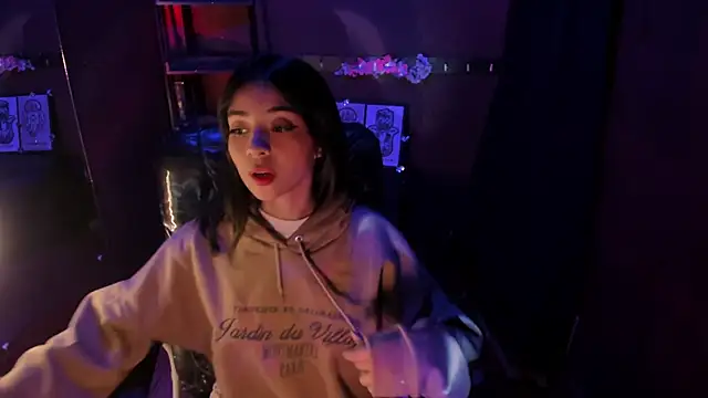 Snapshot of Vic_beckeer chatting on 12-01-24, 09:26 Vic beckeer online show from 12-01-24, 09:26