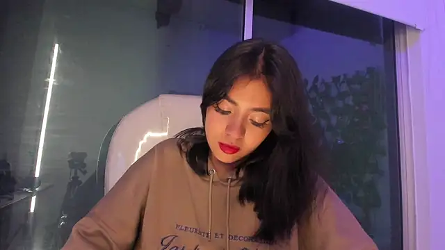 Snapshot of Vic_beckeer chatting on 01-10-25, 08:29 Vic beckeer online show from 01-10-25, 08:29