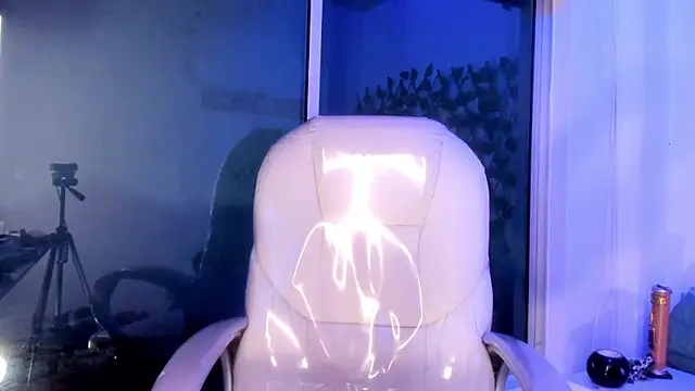 Snapshot of Vic_beckeer chatting on 02-17-25, 05:25 Vic beckeer online show from 02-17-25, 05:25