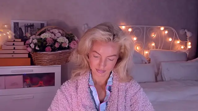 aestetick online show from 12-17-25, 09:04