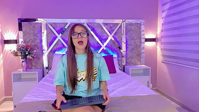 AmmyJones  online show from 04-12-26, 12:10