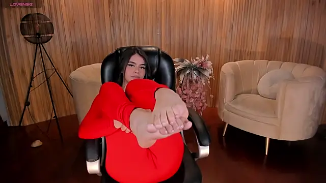 Snapshot of VeronicaCruz_ chatting on 02-16-25, 11:48 VeronicaCruz online show from 02-16-25, 11:48