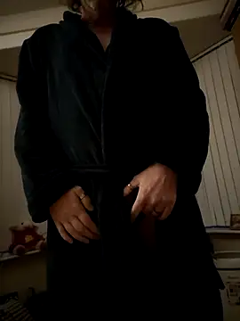 JulianJ50 online show from 09-10-25, 05:18