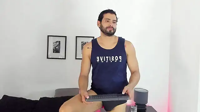 Snapshot of Dereck_vega chatting on 10-02-25, 08:27 Dereck vega online show from 10-02-25, 08:27