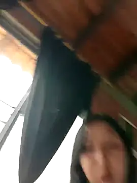 Snapshot of SamaraJay1 chatting on 11-15-25, 04:03 SamaraJay1 online show from 11-15-25, 04:03