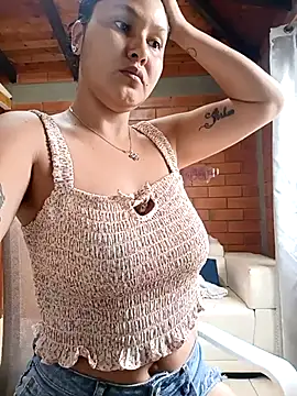 SamaraJay1 online show from 02-04-26, 03:18