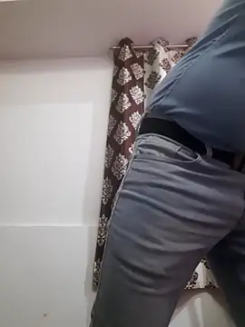 Snapshot of Guyinshortss chatting on 02-28-26, 09:05 Guyinshortss online show from 02-28-26, 09:05