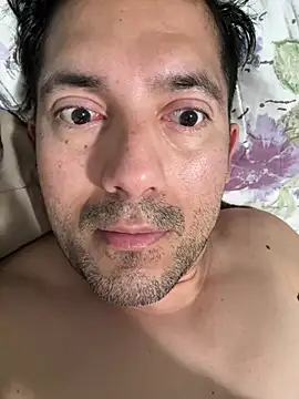 Snapshot of Papilobo12 chatting on 12-16-24, 04:05 Papilobo12 online show from 12-16-24, 04:05