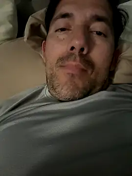 Snapshot of Papilobo12 chatting on 10-18-25, 04:04 Papilobo12 online show from 10-18-25, 04:04