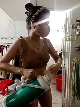 Snapshot of HimiJim chatting on 12-22-25, 04:59 HimiJim online show from 12-22-25, 04:59