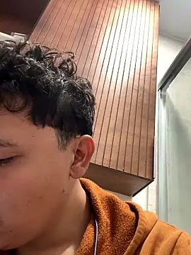 Parejasumisa27 online show from 01-10-26, 06:09