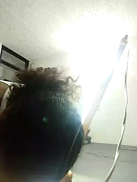 samanthaeliott22 online show from 12-19-24, 11:03