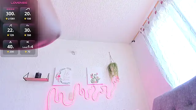 samanthaeliott22 online show from 10-04-25, 08:18