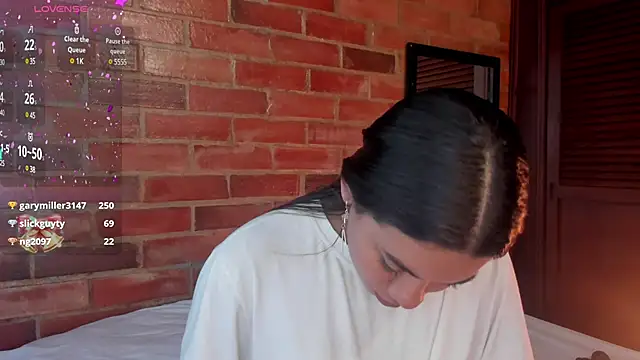 crystalvazquez online show from 12-18-24, 07:08