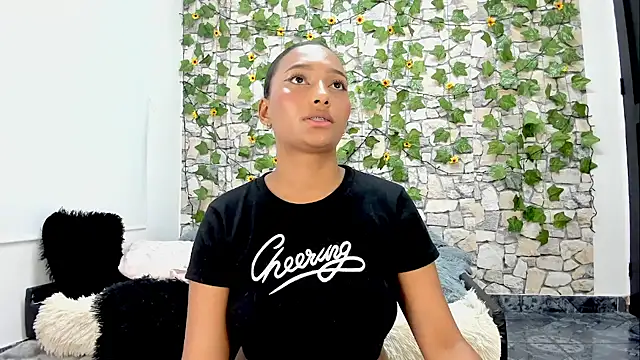 Snapshot of Pandora_gu chatting on 12-21-24, 07:06 Pandora gu online show from 12-21-24, 07:06