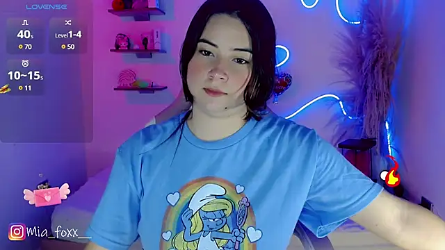 Mia foxx  online show from 03-17-25, 09:13