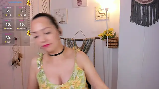 Snapshot of anaruiz_ chatting on 11-06-25, 02:12 anaruiz online show from 11-06-25, 02:12