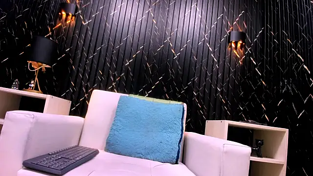 Cutie Shy  online show from 11-02-25, 03:47