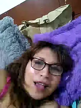 Snapshot of Kazsandraa chatting on 02-04-25, 06:06 Kazsandraa online show from 02-04-25, 06:06