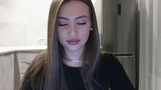 Snapshot of Cinderella____ chatting on 12-13-24, 09:09 Cinderella online show from 12-13-24, 09:09