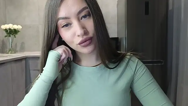 Snapshot of Cinderella____ chatting on 12-23-24, 12:57 Cinderella online show from 12-23-24, 12:57