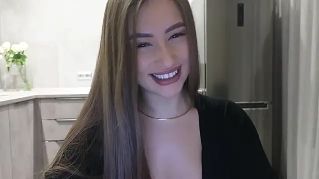 Snapshot of Cinderella____ chatting on 12-25-24, 10:48 Cinderella online show from 12-25-24, 10:48