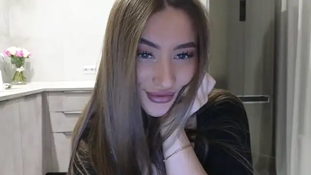 Snapshot of Cinderella____ chatting on 01-20-25, 09:01 Cinderella online show from 01-20-25, 09:01