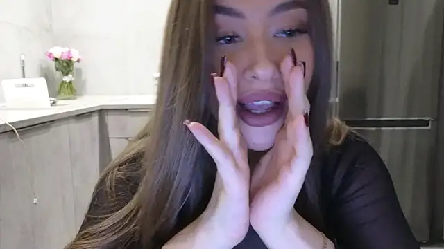 Snapshot of Cinderella____ chatting on 01-22-25, 01:10 Cinderella online show from 01-22-25, 01:10