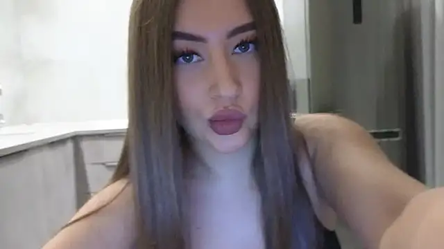 Snapshot of Cinderella____ chatting on 01-28-25, 05:46 Cinderella online show from 01-28-25, 05:46