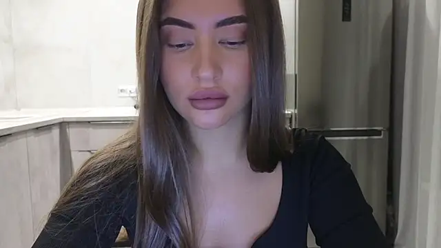 Snapshot of Cinderella____ chatting on 02-14-25, 03:47 Cinderella online show from 02-14-25, 03:47