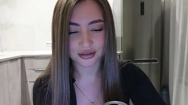 Snapshot of Cinderella____ chatting on 02-23-25, 08:44 Cinderella online show from 02-23-25, 08:44