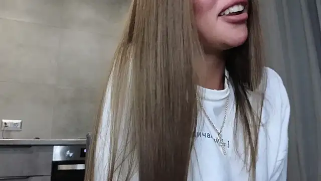 Snapshot of Cinderella____ chatting on 02-24-25, 10:58 Cinderella online show from 02-24-25, 10:58