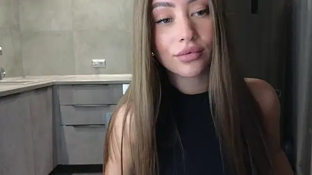 Snapshot of Cinderella____ chatting on 02-25-25, 08:51 Cinderella online show from 02-25-25, 08:51