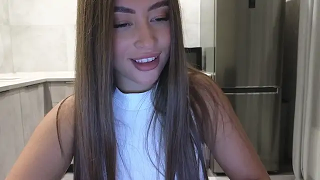 Snapshot of Cinderella____ chatting on 02-27-25, 12:10 Cinderella online show from 02-27-25, 12:10