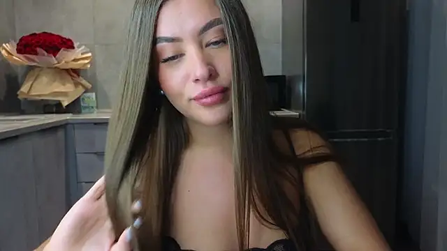 Snapshot of Cinderella____ chatting on 03-20-25, 11:34 Cinderella online show from 03-20-25, 11:34