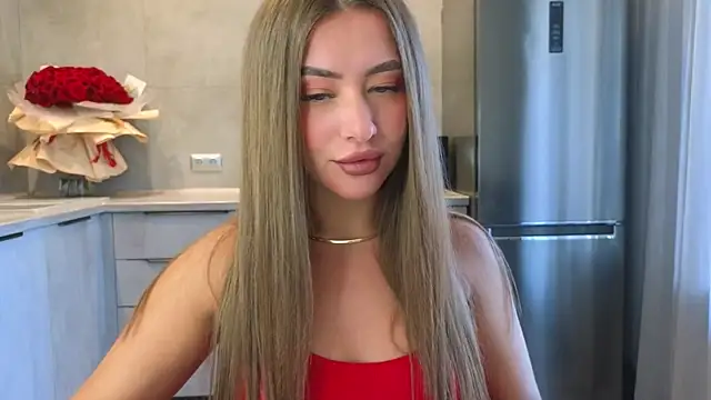 Snapshot of Cinderella____ chatting on 03-22-25, 03:52 Cinderella online show from 03-22-25, 03:52