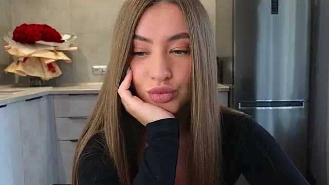 Snapshot of Cinderella____ chatting on 03-23-25, 02:37 Cinderella online show from 03-23-25, 02:37