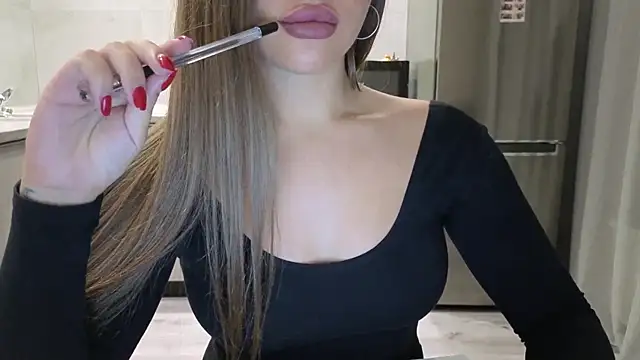 Snapshot of Cinderella____ chatting on 09-27-25, 01:38 Cinderella online show from 09-27-25, 01:38