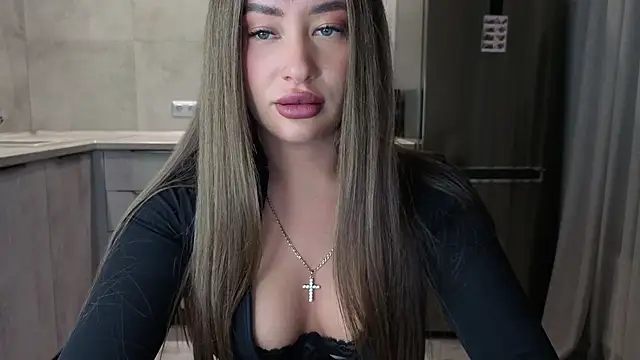 Snapshot of Cinderella____ chatting on 10-22-25, 06:51 Cinderella online show from 10-22-25, 06:51