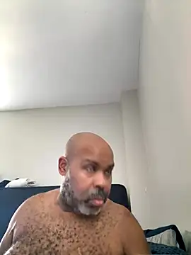 ChiRaqb8 online show from 09-29-25, 07:08