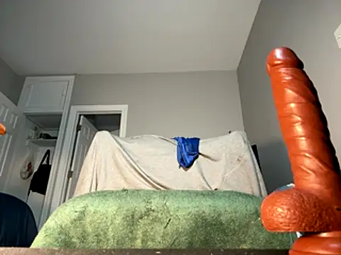 ChiRaqb8 online show from 10-11-25, 11:03