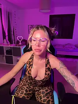 Lara Bergmann online show from 01-27-25, 05:37